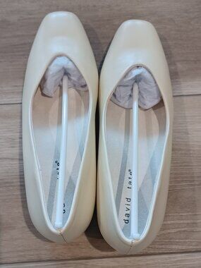 David Tate Womens Freedom Size 8.5 NARROW Color Bone